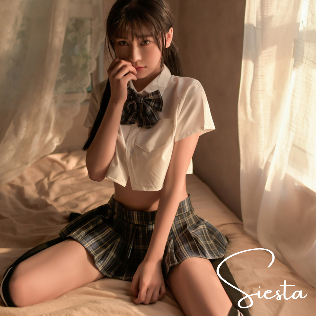 F041 Japanese-style School Girl